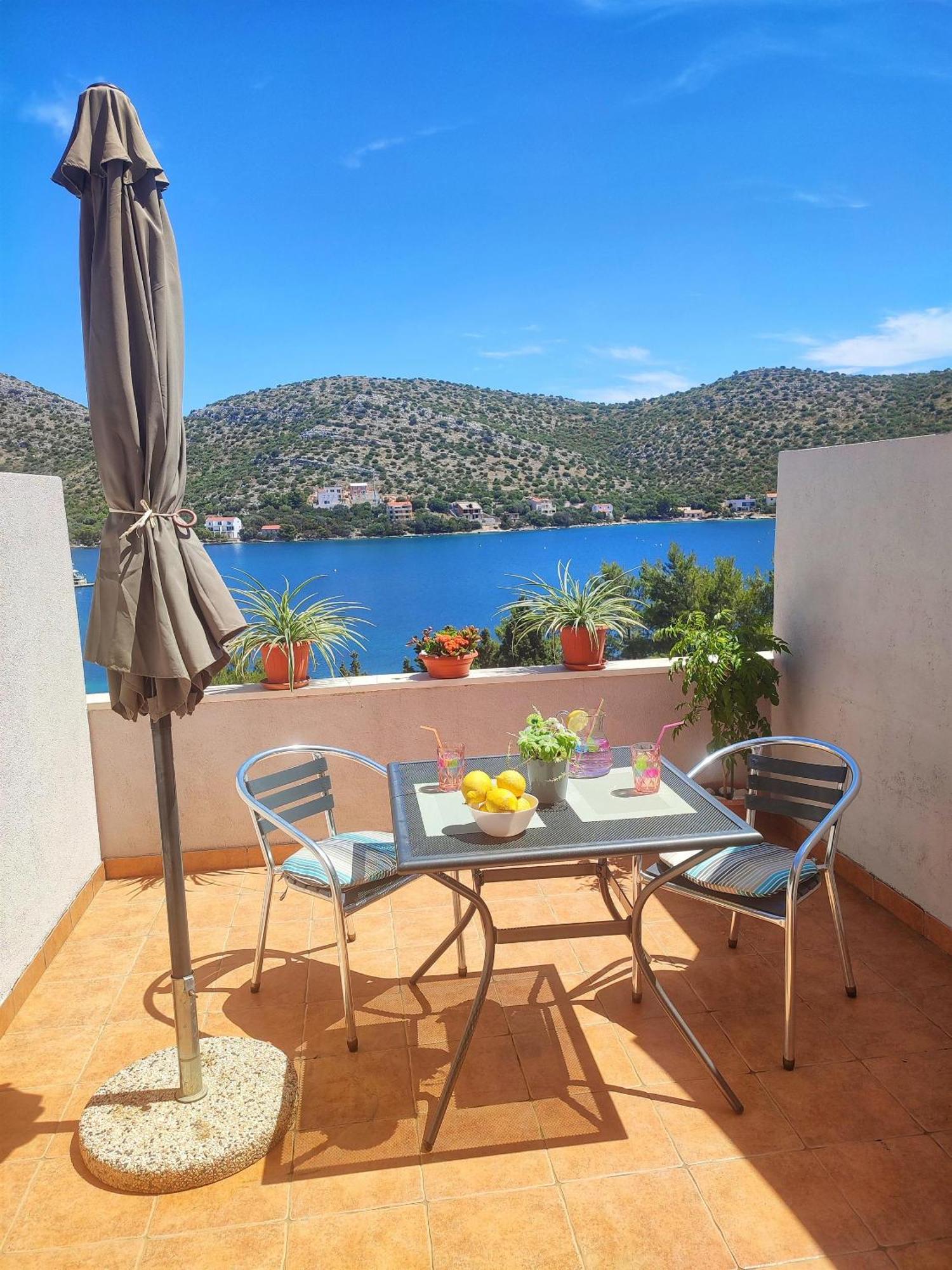Apartments Vesna Lastovo Extérieur photo